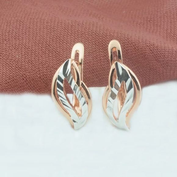 Jewelry - Geometric Leaf Earrings